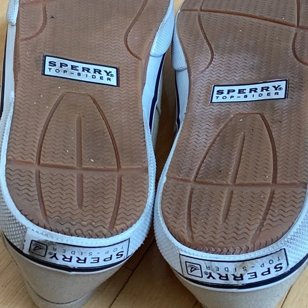Sperry Top-Sider light khaki boat shoes. Men’s size 9